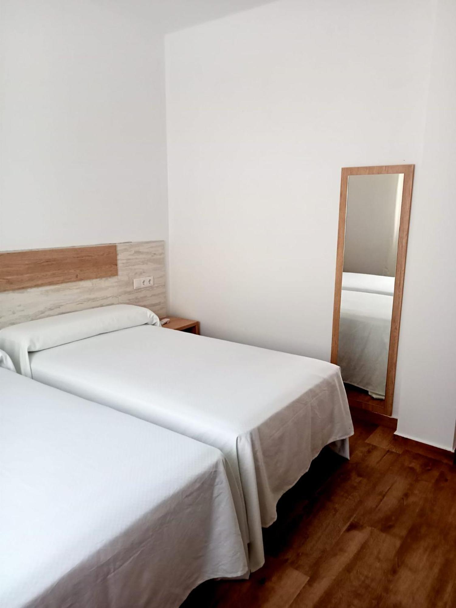 Apartamentos El Arenal Acebo Rum bild